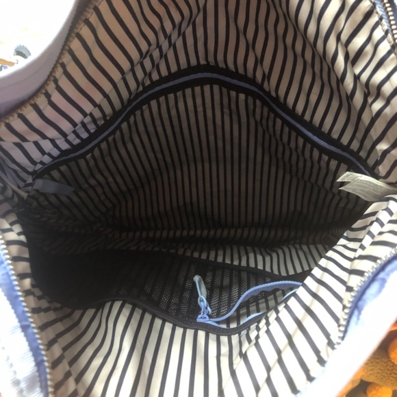 Lululemon flow and go bag - Picture 7 of 10